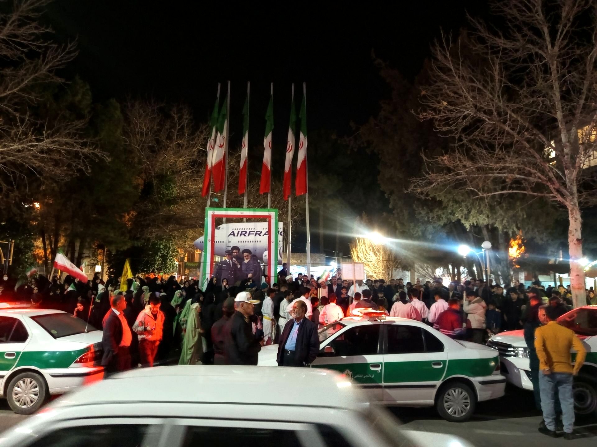 گلبانک الله اکبر در پارک‌کودک خیابان امام شهرستان کاشمر 