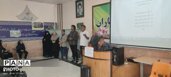 انجمن  اولیا و مربیان  هنرستان فنی شهید مدرس (ره) کاشمر