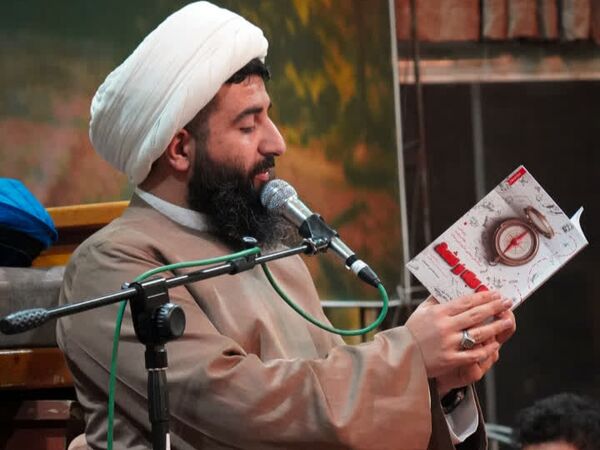 جلوه‌ای از اعتکاف دانش‌آموزی در مسجد امام علی‌بن‌ابی‌طالب (ع)