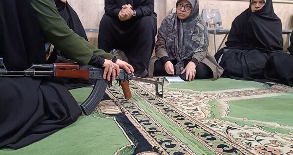  دوم آموزش نظامی بانوان «جانفدا» کیانمهر کرج