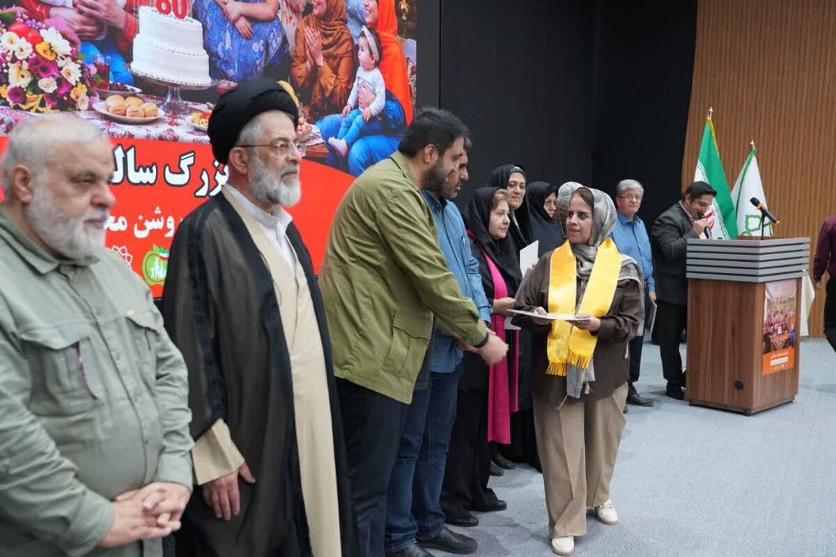 میزبانی کانون فرهنگی تربیتی امام خمینی (ره) از سالمندان در هفته سالمند