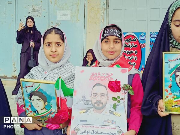 تشییع پیکر شهید محمدصادق توانی بلیانی در کازرون