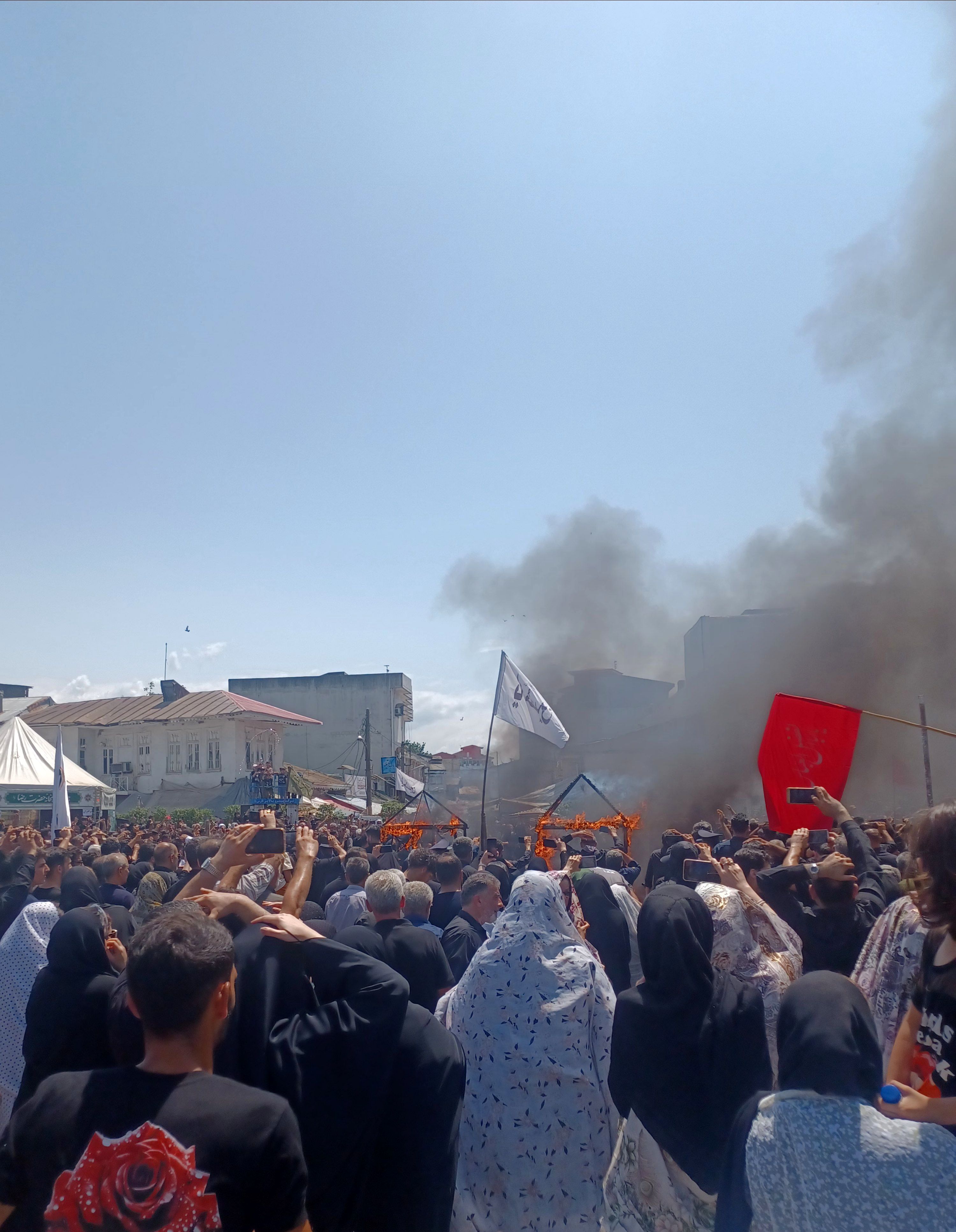 برگزاری آیین خیمه‌سوزان در آستانه اشرفیه