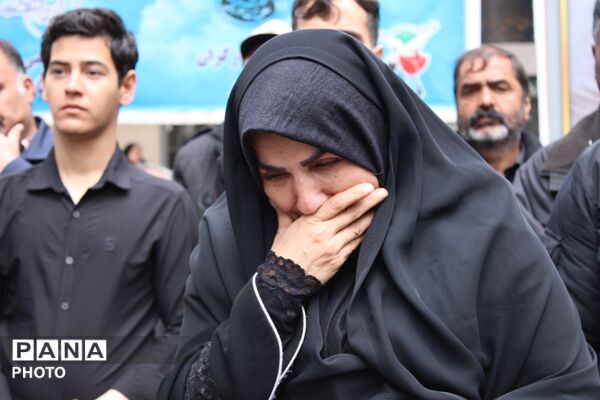 وداع با پیکر مطهر شهید فرشاد بنام در گلزار شهدا نیشابور 