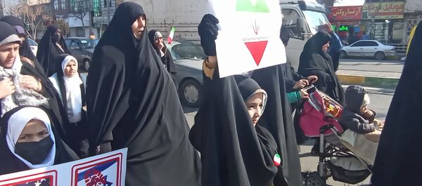 مردم غیور ملارد با حضور پرشور خود در راهپیمایی ۲۲ بهمن، ثابت کردند که همچنان پای انقلاب اسلامی ایستاده‌اند.