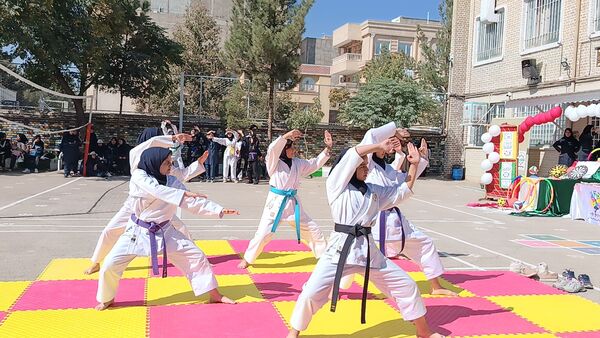المپیاد ورزشی در دبیرستان کوثر فرهنگیان