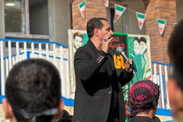  سوگواری نوجوانان برای مادر مهربانی‌ها
