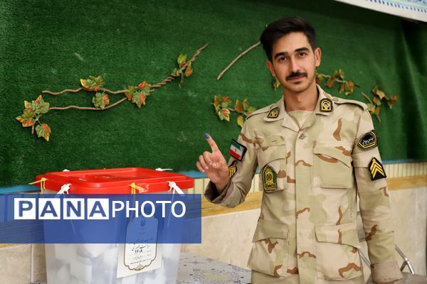 حضور پر شور مردم مشهد در چهاردهمین دوره انتخابات ریاست‌جمهوری 