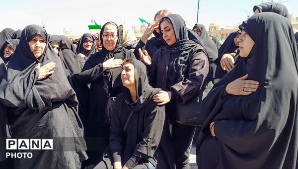 هزار تن فدای وطن