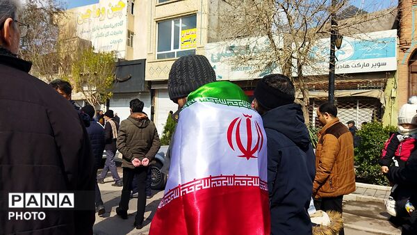 مشت هایی که با فریاد انتقام بالا می آمدند 