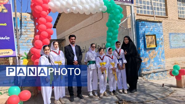 درخشش دختران فارسان بر قله مینی‌فوتبال کشور