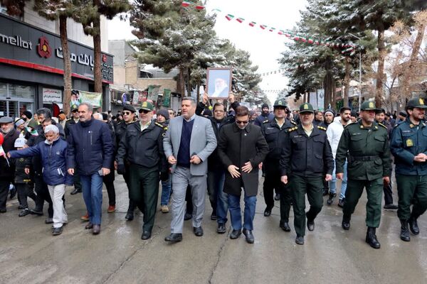 نغمه‌های انقلاب در راهپیمایی ۲۲ بهمن