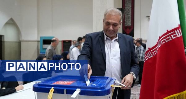 حضور پرشور مردم محمدشهرکرج‌ پای صندوق رای 