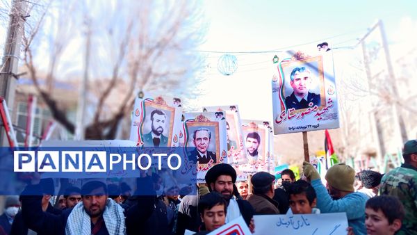 حضور حماسی مردم شهرضا در راهپیمایی 22 بهمن