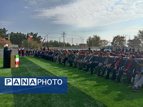 افتتاح چمن مصنوعی سردار سلیمانی (شهدای خدمت) دبیرستان نمونه آیت‌الله خامنه‌ای کاشمر‌‌