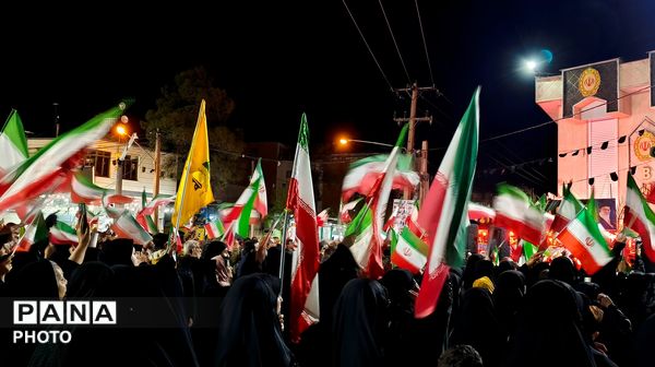 حضور پرشور مردم ولایتمدار فیروزآباد در شب‌های ایستادگی