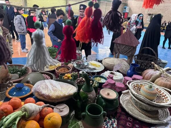 یلدایی به یاد ماندنی در مدرسه البرز رودهن