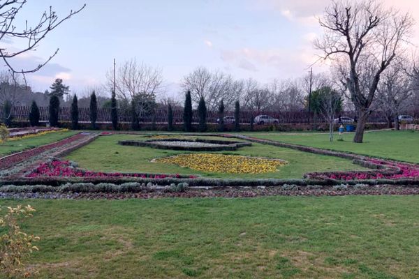 باغ گل ها در شهر گل ها شیراز