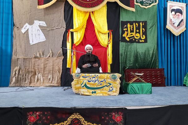 حضور خردسالان شیرخواره در مراسم گرامی داشت شهادت طفل شش ماهه امام حسین (ع)