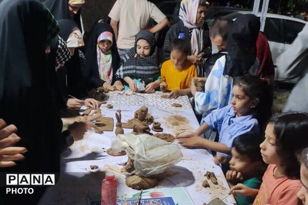 خدمت رسانی دانش‌آموزان و فرهنگیان دبیرستان تزکیه شهرری در موکب بسیج دانش آموزی 