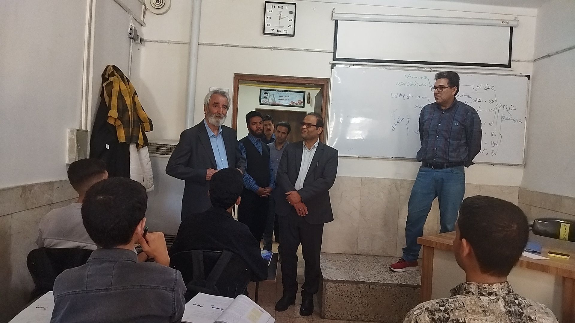 حضور  خیر مدرسه ساز نیشابوری در دبیرستان شاهد ابوذر غفاری