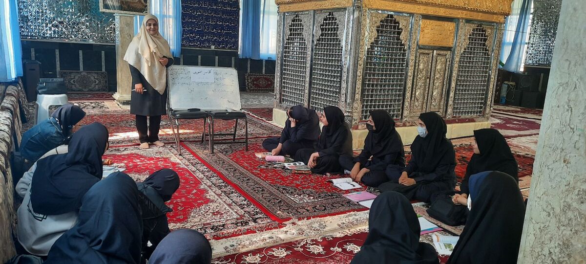اموزش  فضای معنوی امامزاده، تمرکز و انگیزه دانش‌آموزان را بیشتر می‌کند