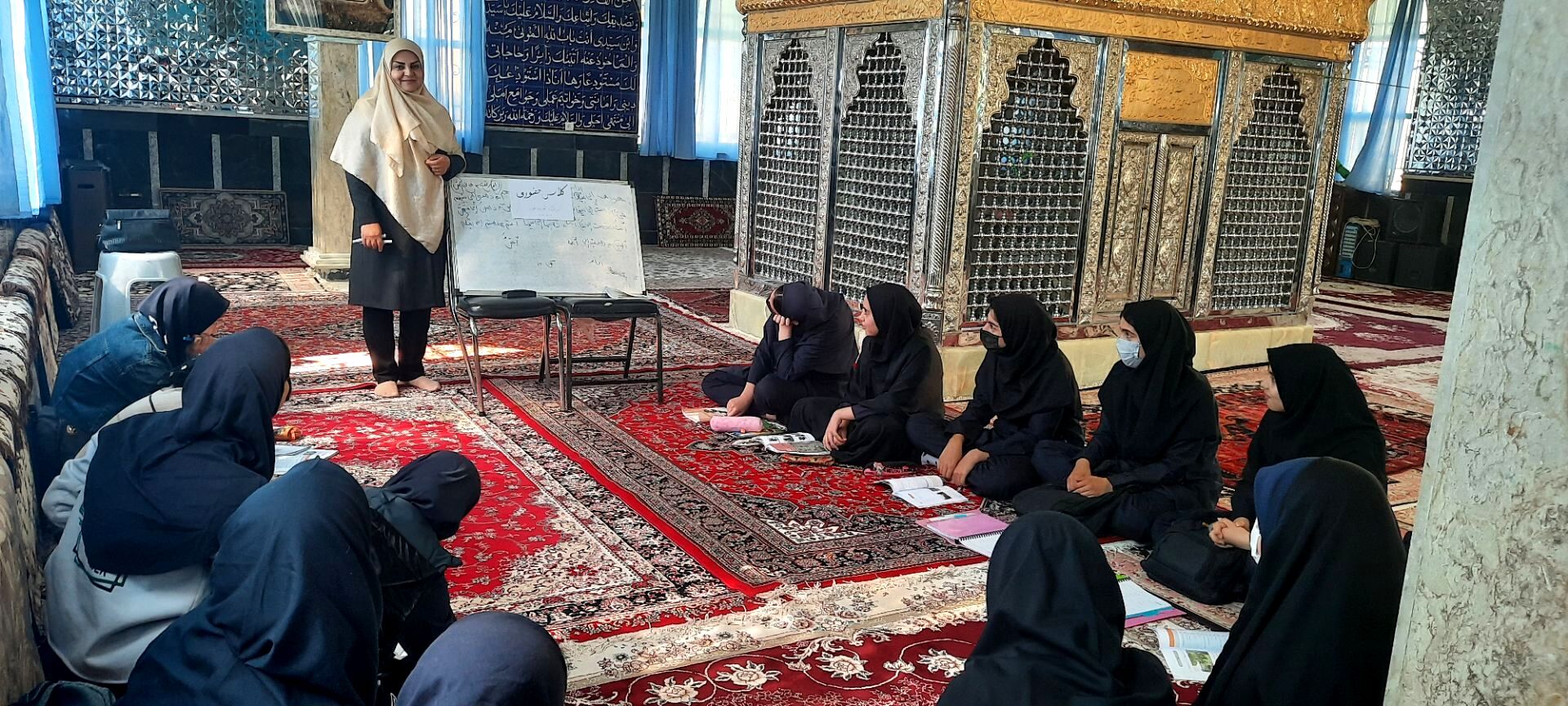اموزش  فضای معنوی امامزاده، تمرکز و انگیزه دانش‌آموزان را بیشتر می‌کند
