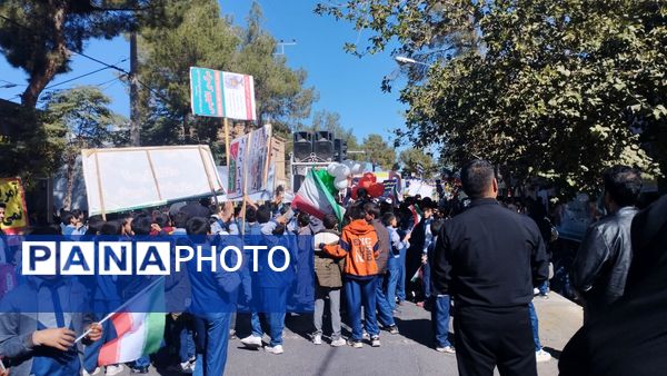 اقتدار ملت ایران در راهپیمایی روز ۱۳ آبان شهرستان خلیل‌آباد 