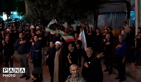شبی دیگر از مراسم عزاداری شب‌های دهه اول محرم در شهرستان درگزین با حضور هیات عزاداران