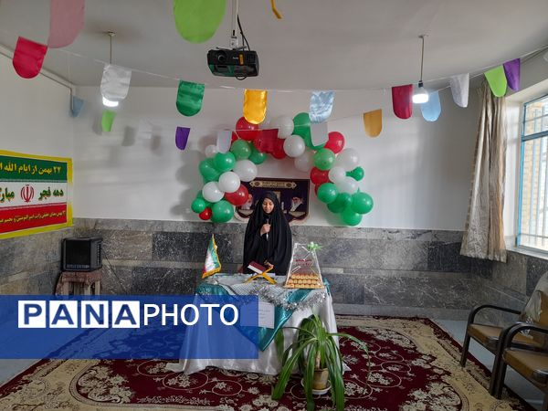 نواخته شدن زنگ گلبانگ انقلاب اسلامی در دبیرستان پگاه روستای مارکده