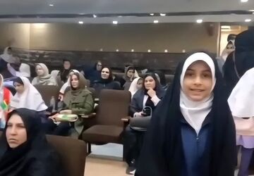 اکران مستند «مدرسه سبز کویر» در سینما دانش آموز یزد