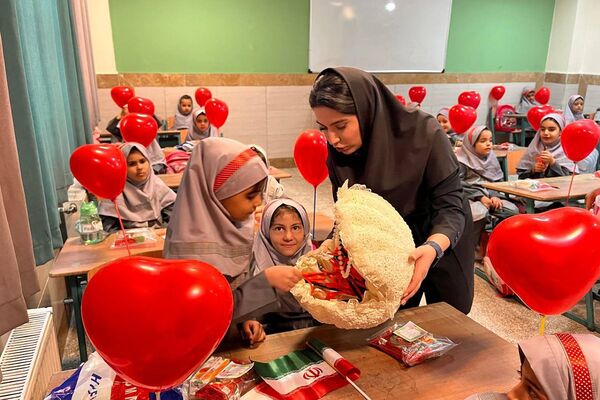 جشن شکوفه‌ها در مدارس بهارستان‌دو؛ آغاز سفری تازه برای کلاس اولی‌ها