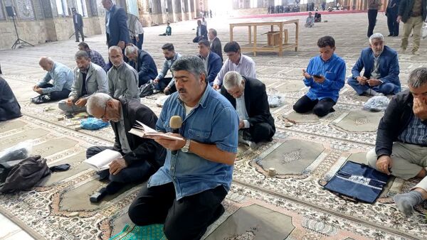 حضور مردم یاسوج در نماز جمعه 