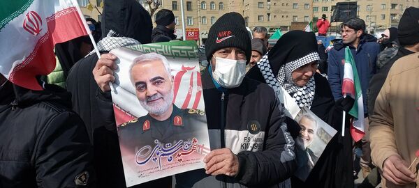 مردم غیور ملارد با حضور پرشور خود در راهپیمایی ۲۲ بهمن، ثابت کردند که همچنان پای انقلاب اسلامی ایستاده‌اند.