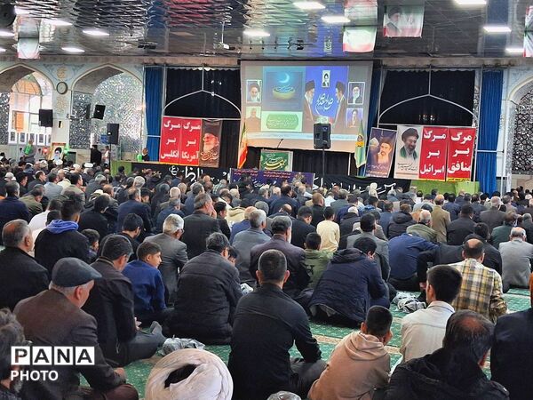 نماز عید سعید فطر در شهرستان کاشمر 
