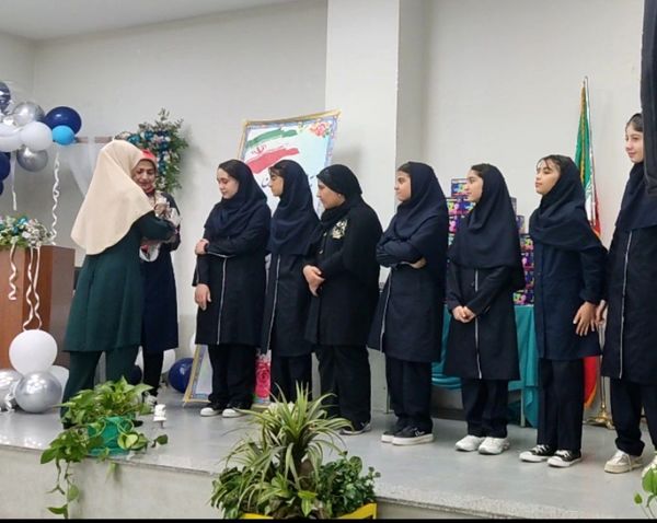  جشن جوانه ها در دبیرستان رحمت ناحیه ۲ اصفهان 
