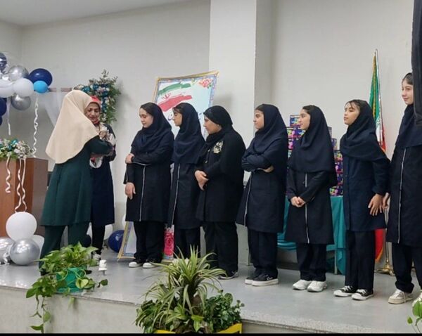  جشن جوانه ها در دبیرستان رحمت ناحیه ۲ اصفهان 