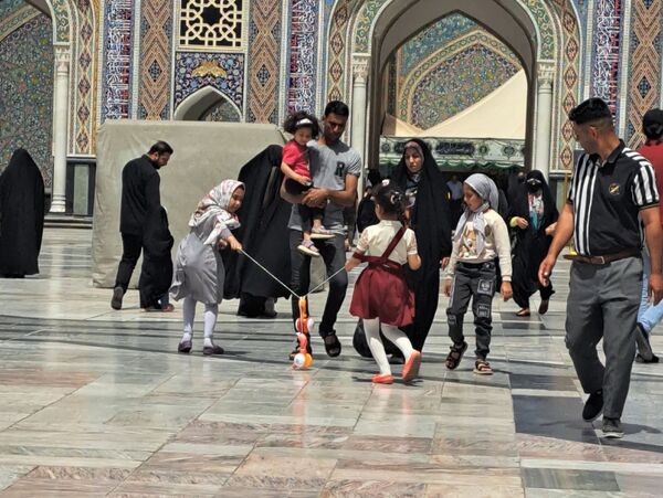 روز دحوالارض در حرم امام مهربانی‌ها