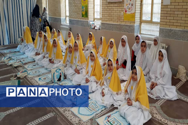 جشن تکلیف دانش‌آموزان دختر مدارس غیردولتی یاسوج