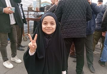 حضور کودکان در جشن انقلاب