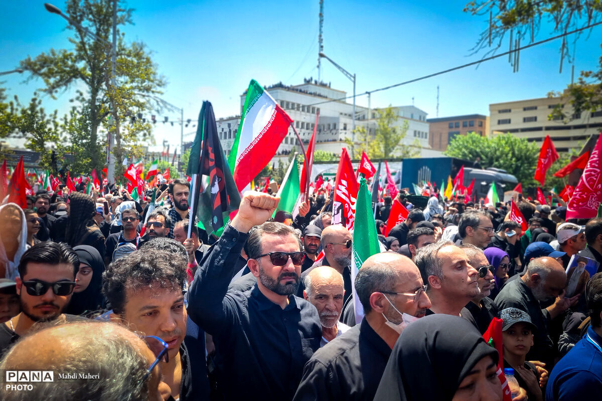 ایرانی با زبان تهدید بیگانه است