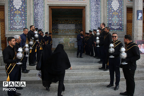 دسته عزاداری خادمان حرم حضرت معصومه(س) در سالروز شهادت امام رضا(ع)