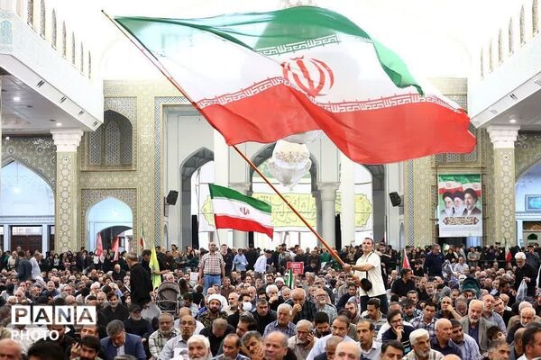 مراسم یادبود شهدای خانواده رهبر شهید در حرم حضرت عبدالعظیم حسنی علیه السلام 