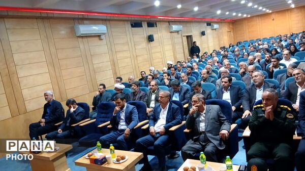 مراسم تودیع و معارفه فرماندار شهرستان تویسرکان، گامی نو در خدمت‌رسانی به مردم