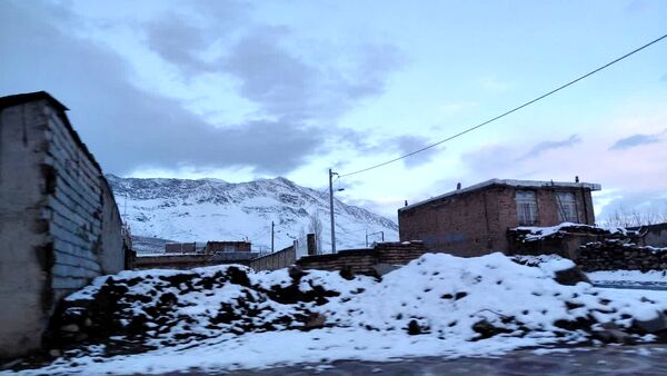 بارش اولین برف پاییزی در روستای نورآباد شازند
