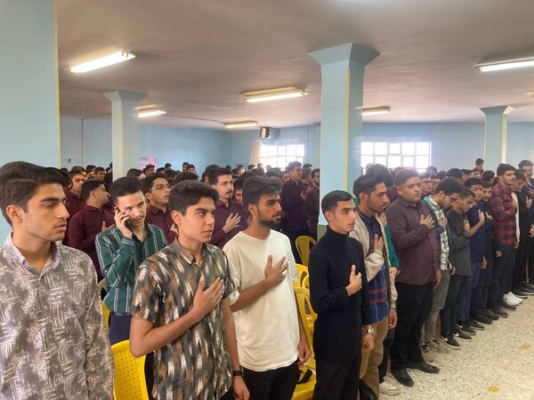 از دانش‌آموزان برتر کنکور در «جشن ستارگان» دبیرستان نمونه آیت‌الله خامنه‌ای تجلیل شد 
