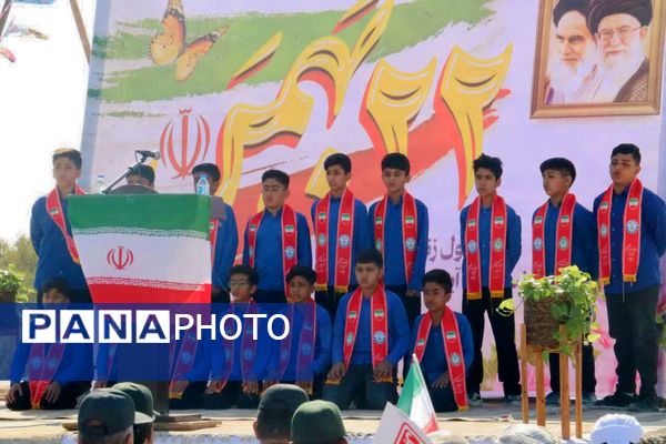 حضور حماسی مردم انقلابی بندرخمیر در راهپیمایی ۲۲ بهمن