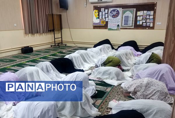 نماز جماعت ظهر و عصر به امامت امام جمعه حاجی‌‌آباد