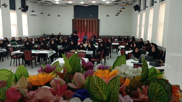 دوره توانمندسازی زیست‌محیطی برای مراقبان سلامت مدارس ابتدایی در چهارمحال و بختیاری