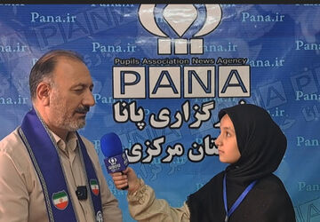 مجلس دانش‌آموزی پل ارتباطی بین دانش‌آموزان و مسئولین است
